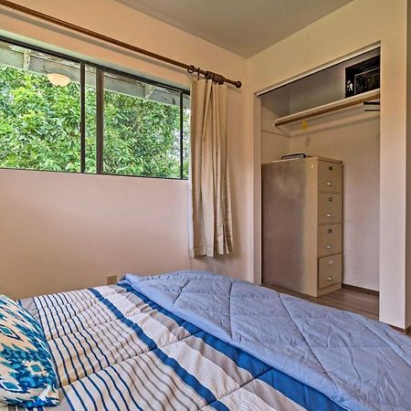Peaceful Abode With Deck, 13 Mi To Black Sand Beach! Naalehu Exteriör bild