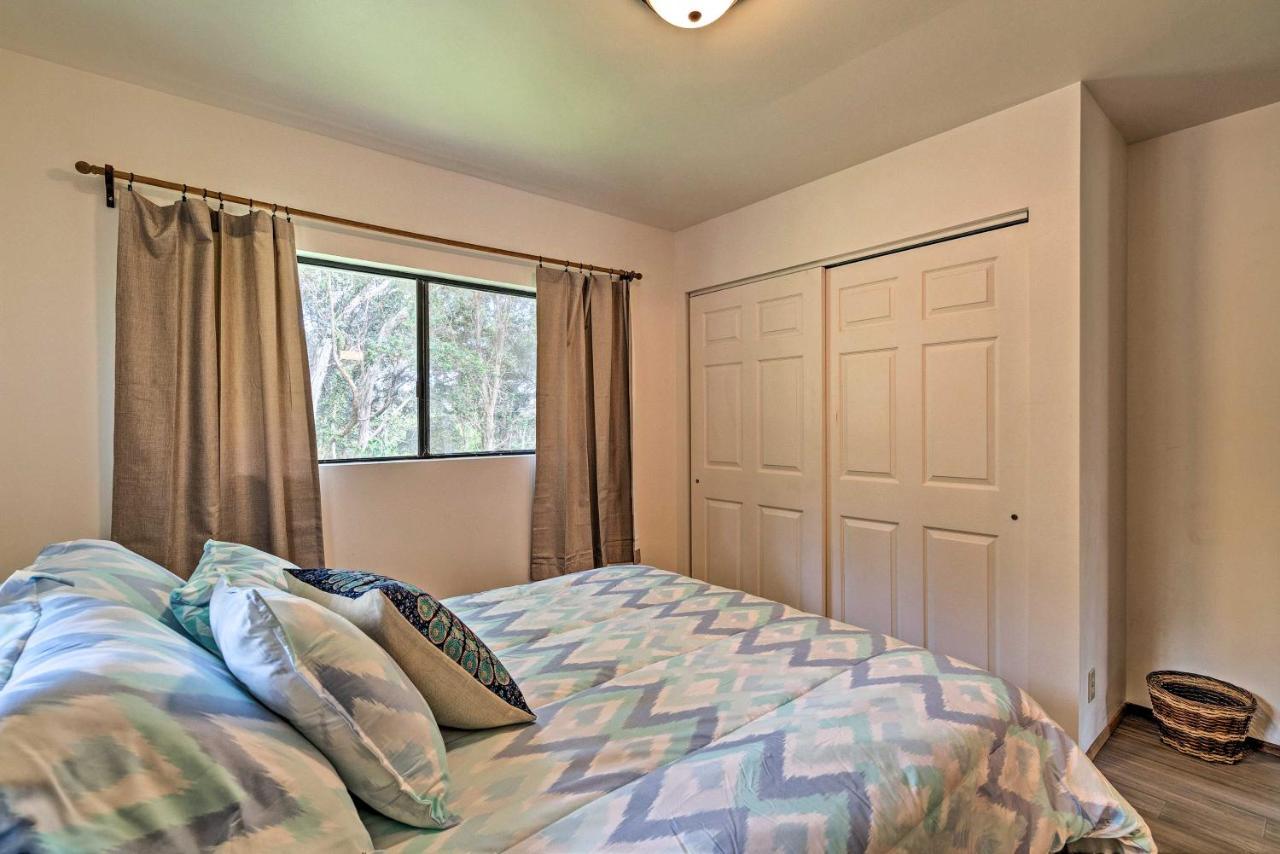 Peaceful Abode With Deck, 13 Mi To Black Sand Beach! Naalehu Exteriör bild